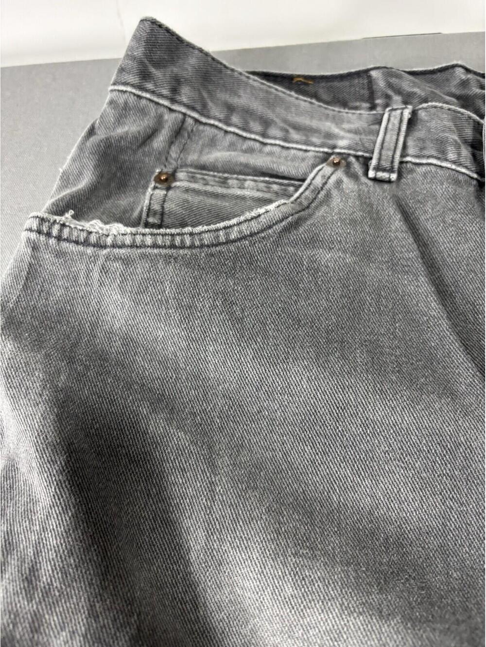 Vintage Levis Jeans Made in Canada Orange Tab - Picture 3 of 15